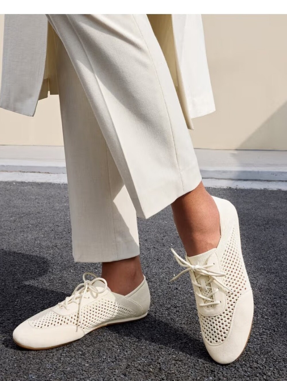 VIVAIA Round Toe Up Mesh Sneakers  Cream Size 8.5